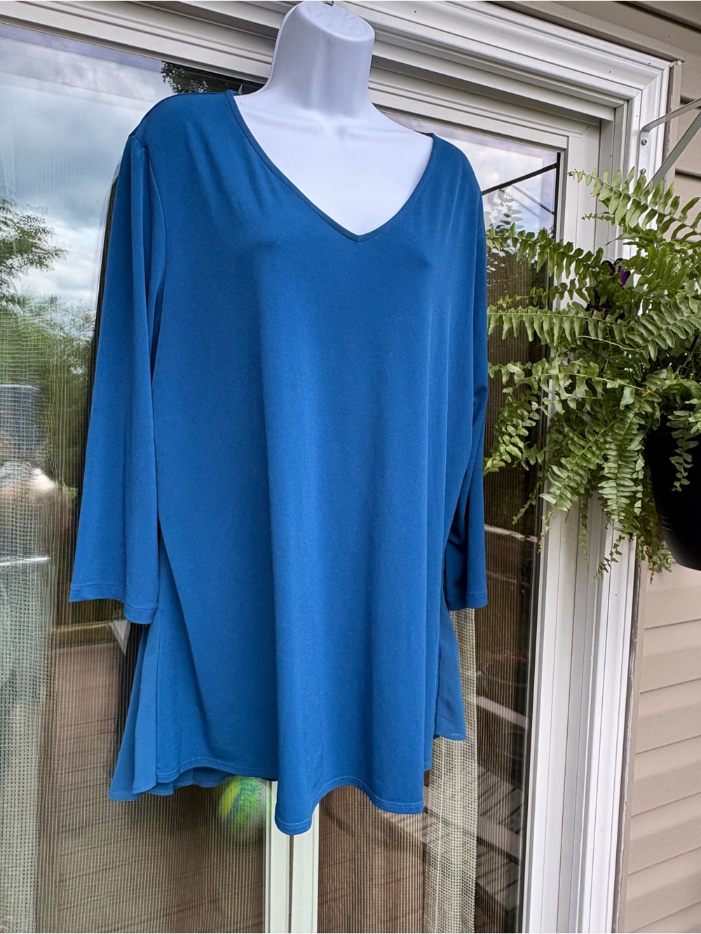 Susan Graver Women's Teal V-Neck Relaxed Top size XL
